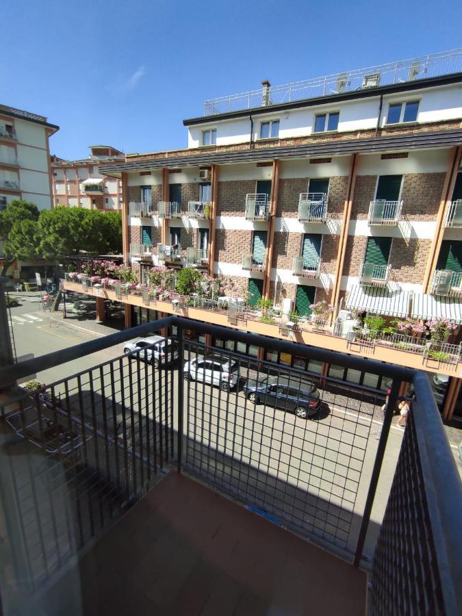Augustus - P. Mazzini - 100 Metri Dal Mare- Jesolo Lido Apartment Exterior foto